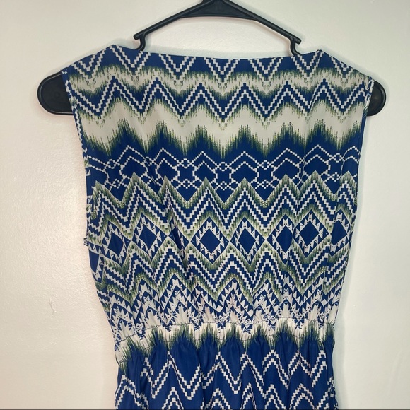 Medium Dress with Pockets - Picture 6 of 9